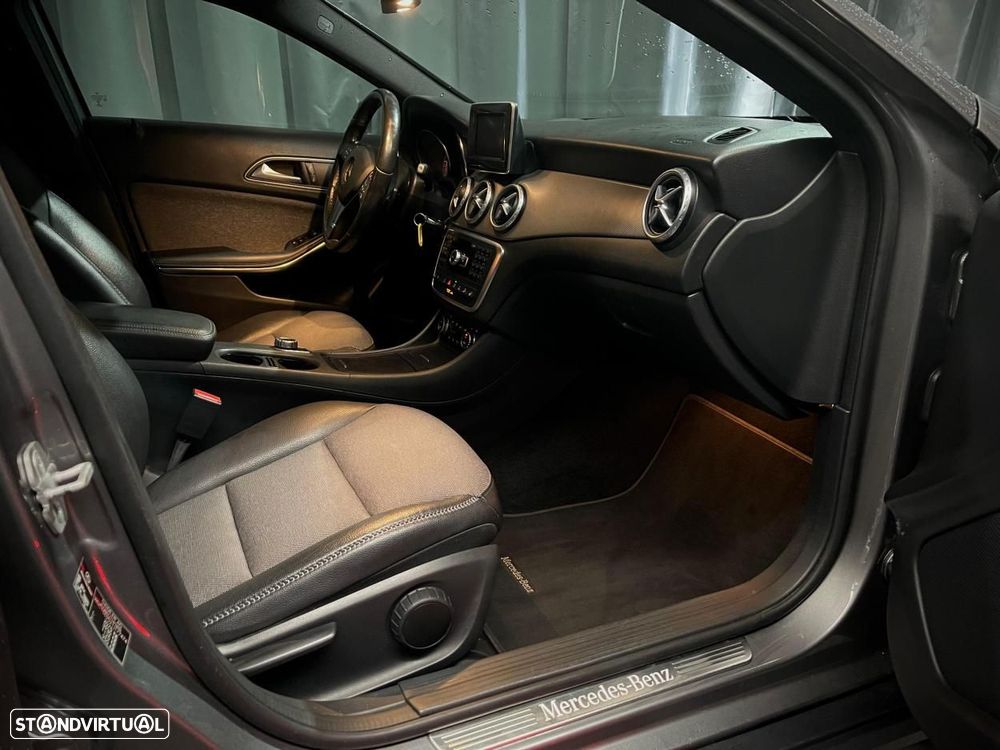 Mercedes-Benz GLA 200 - 10