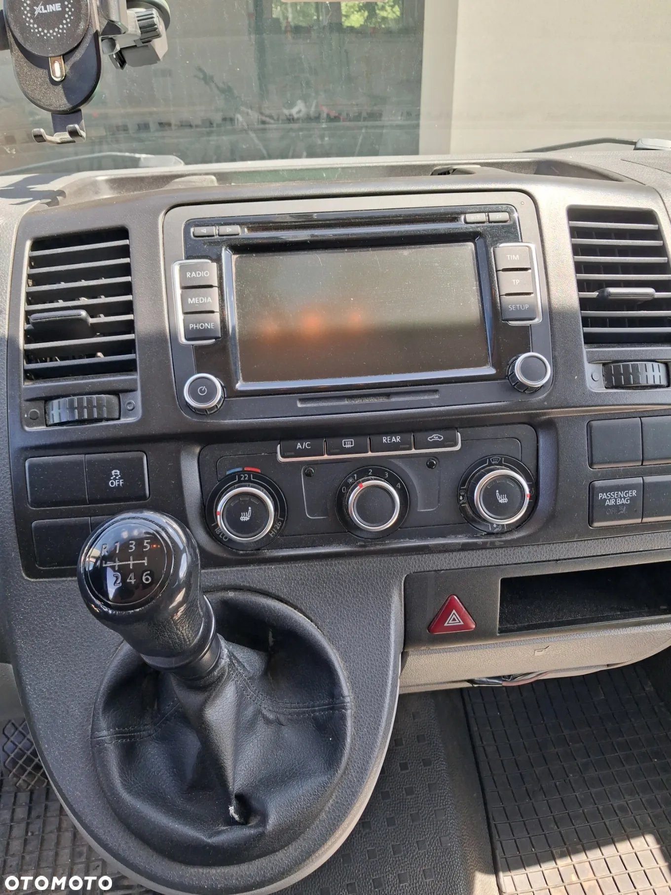 Volkswagen Caravelle - 9