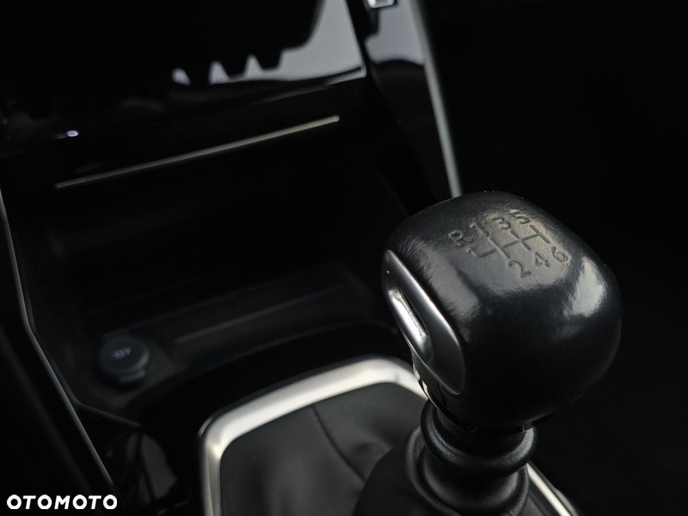 Peugeot 2008 1.5 BlueHDi Allure Pack S&S - 21