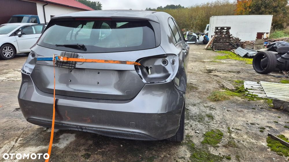 Mercedes-Benz Klasa A 180 - 8