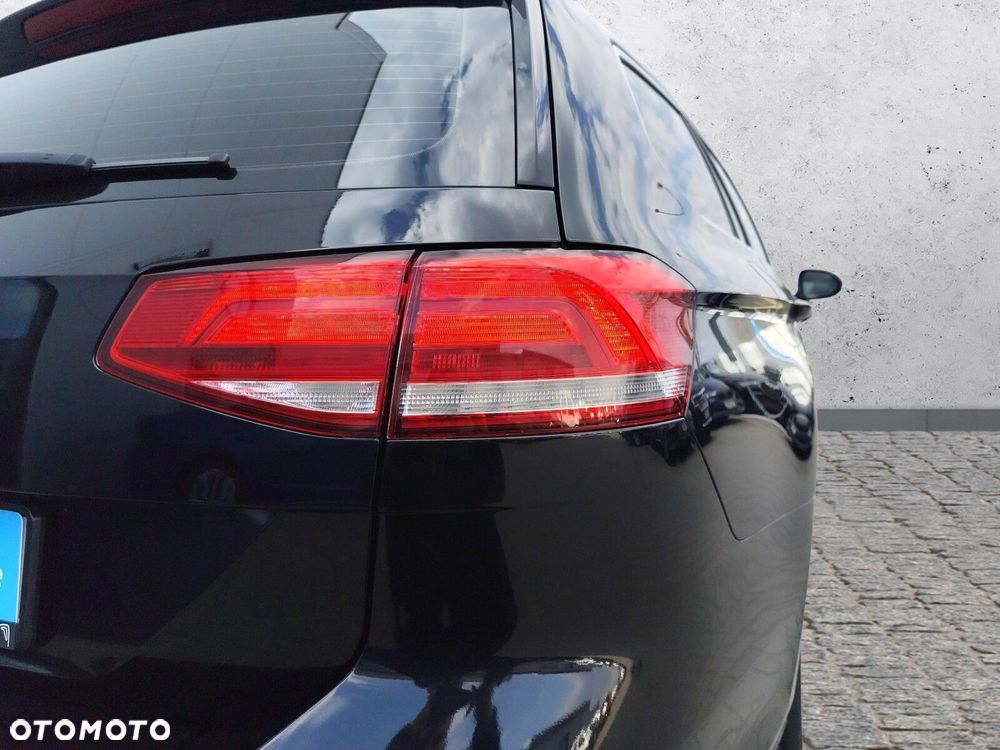 Volkswagen Passat - 33