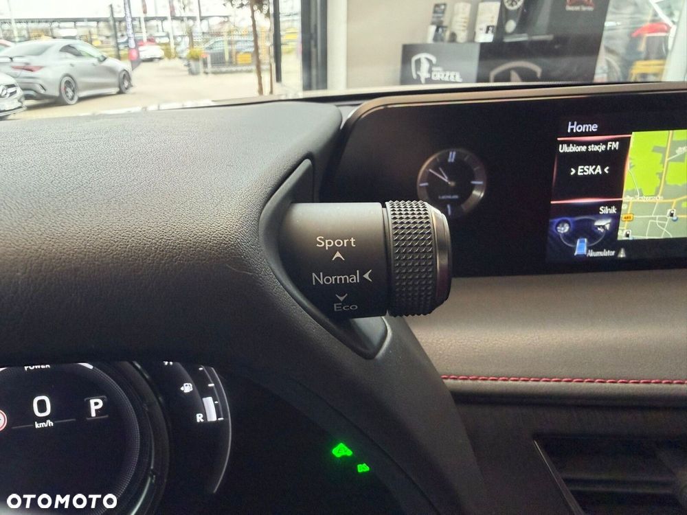 Lexus UX - 34
