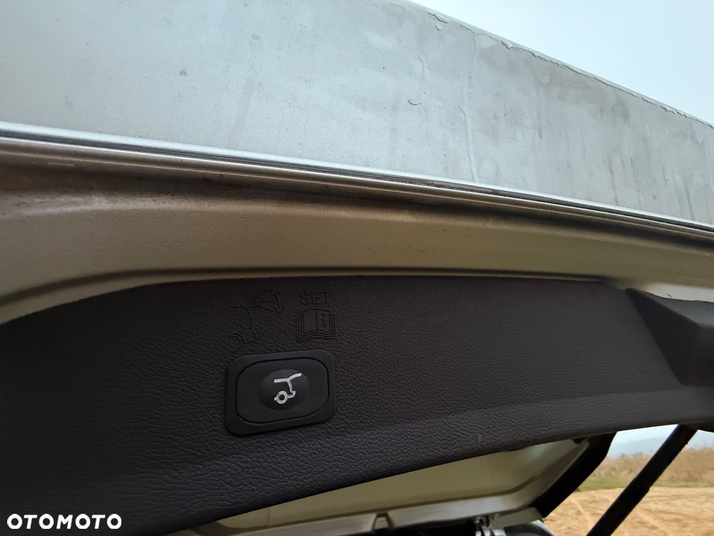 Ford Escape 2.0 EcoBoost AWD Titanium - 28