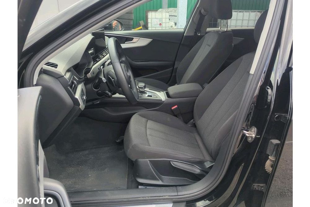 Audi A4 Limousine - 5