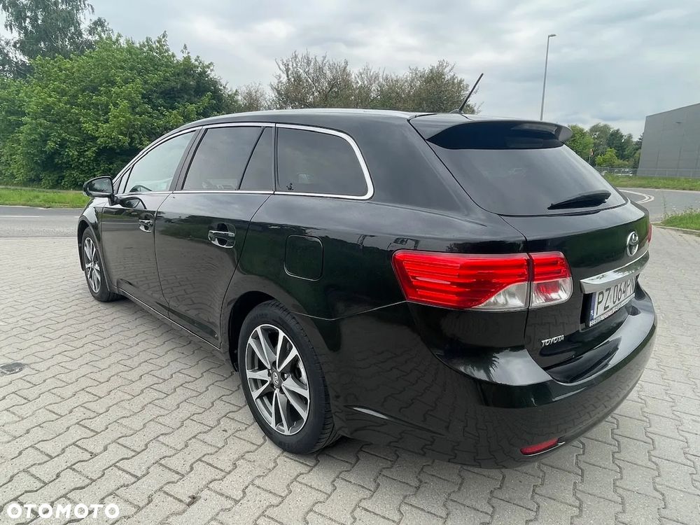 Toyota Avensis 2.0 D-4D Style - 10