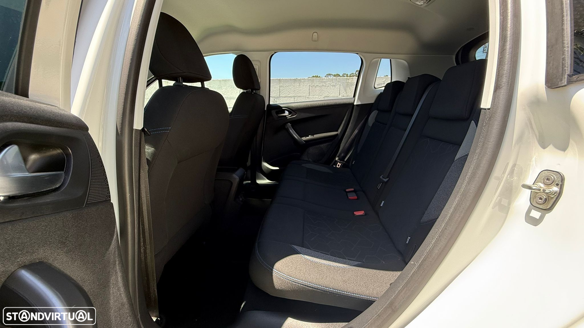 Peugeot 2008 1.2 PureTech Style - 19