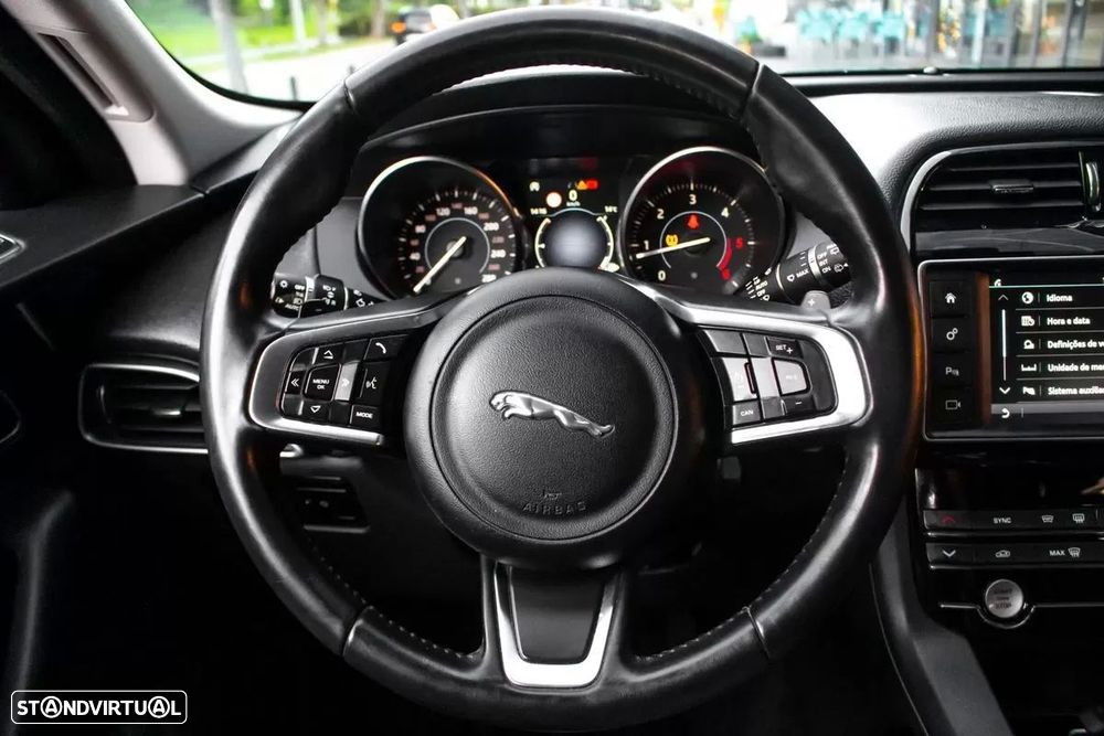 Jaguar F-Pace - 14