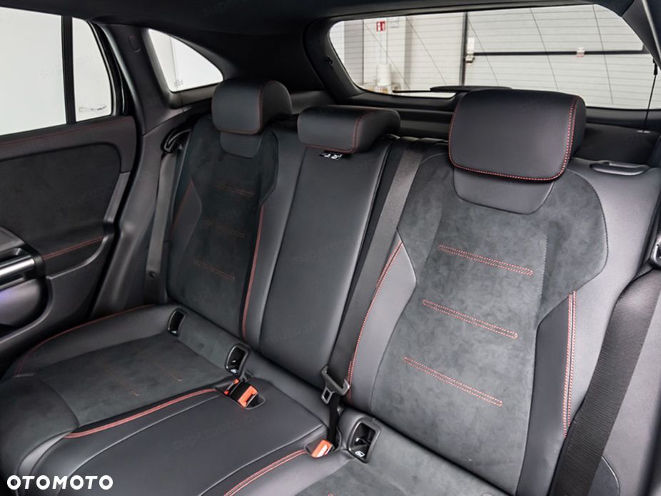 Mercedes-Benz GLA 200 AMG Line - 13