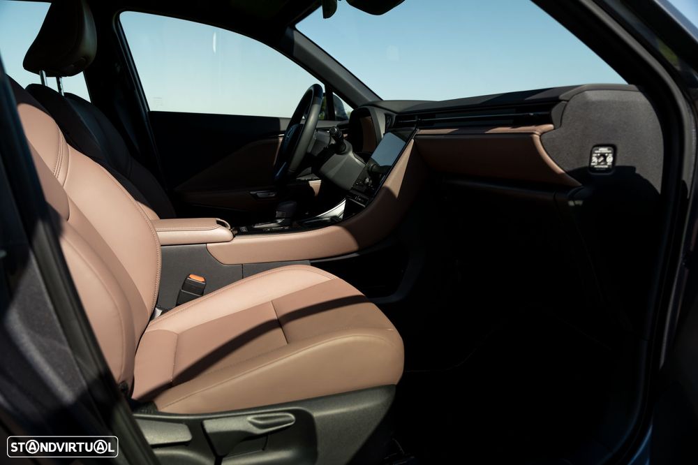 Lexus LBX Elegant - 6