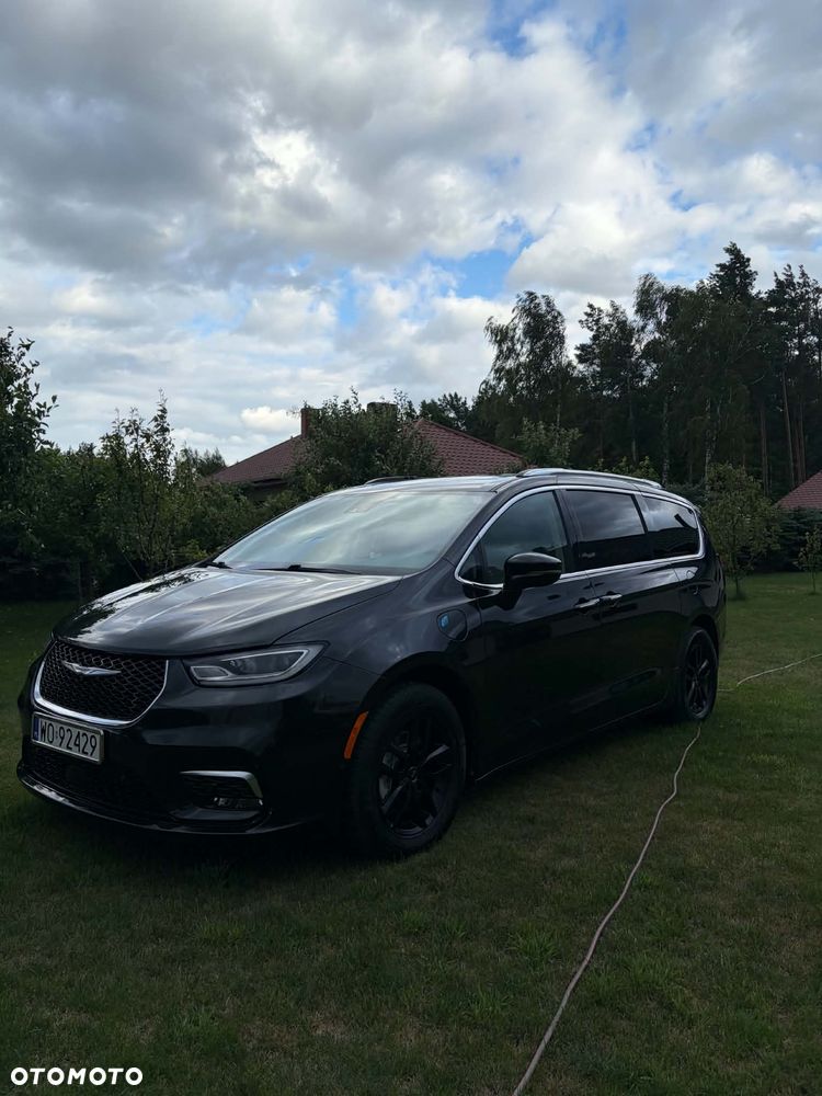 Chrysler Pacifica - 4
