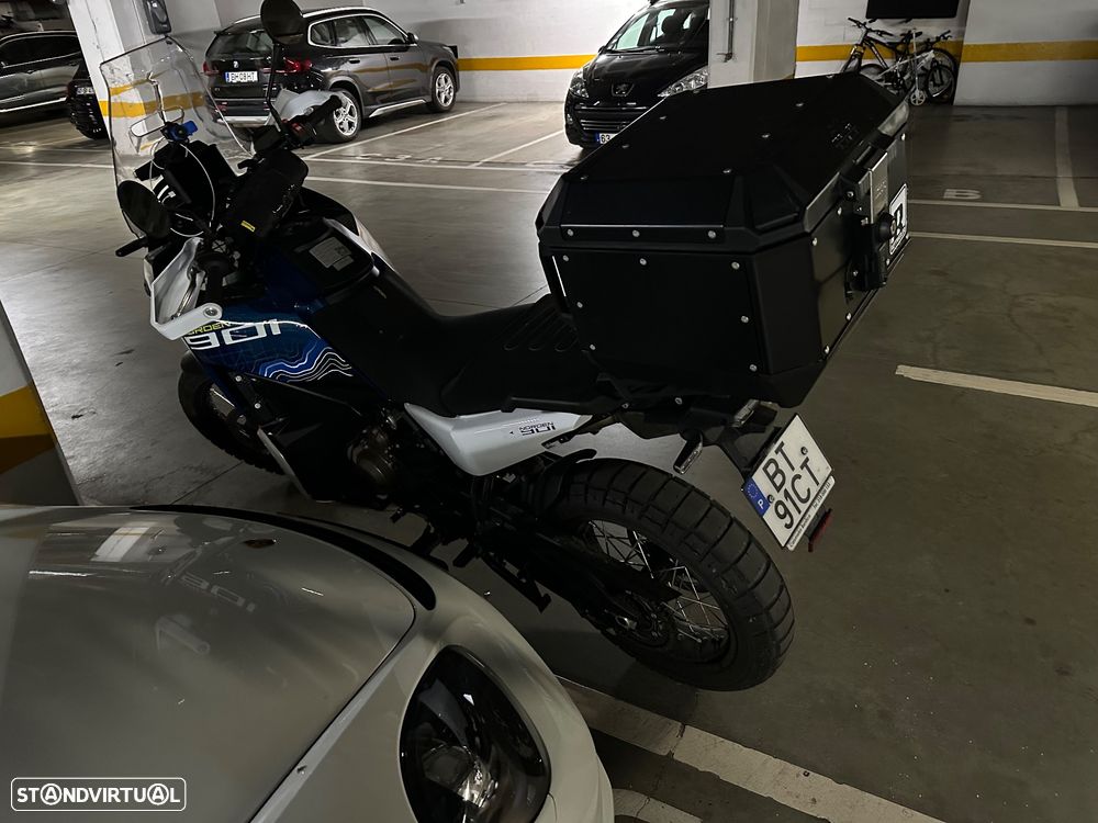 Husqvarna Norden 901 Expedition - 10