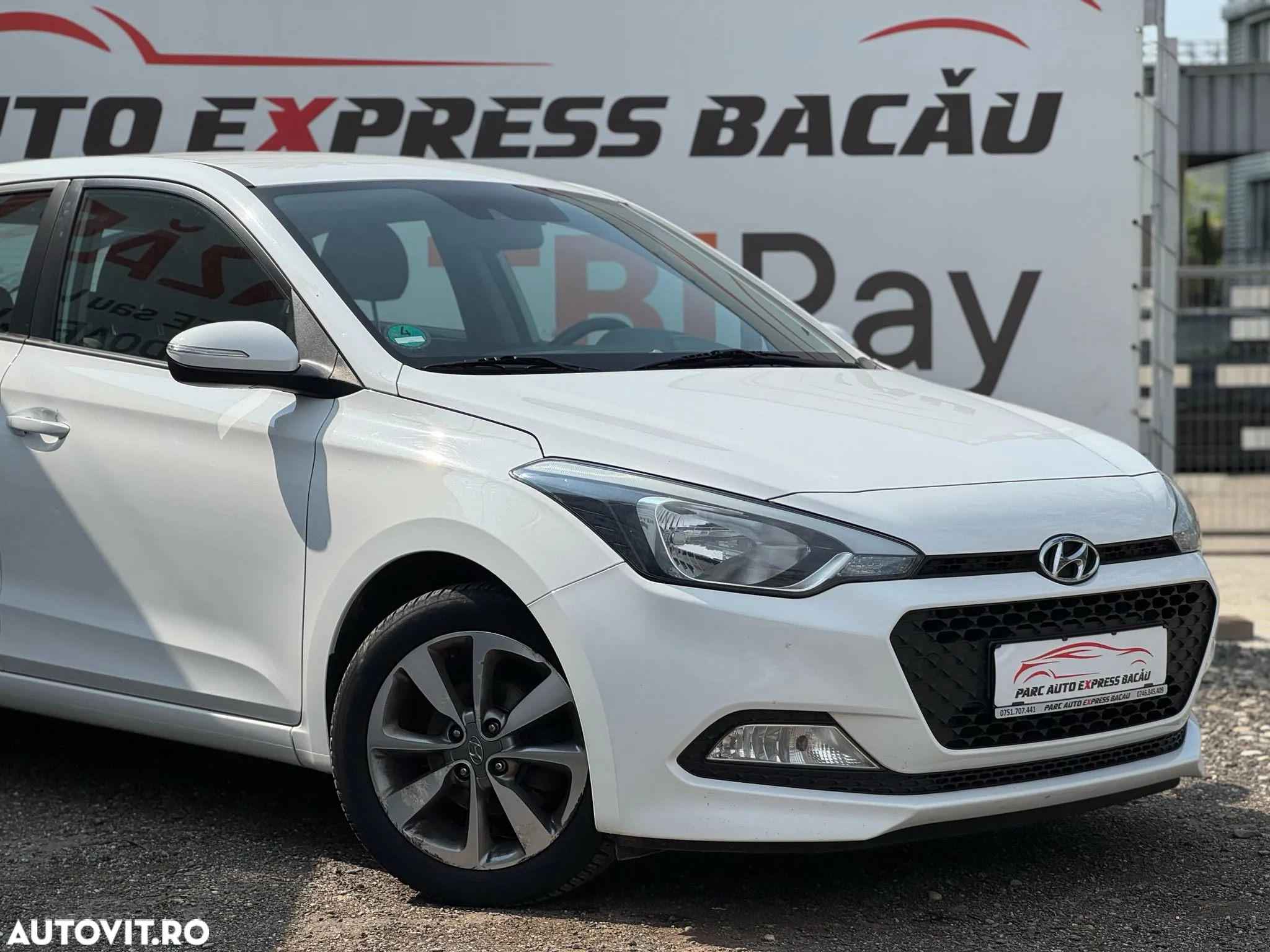 Hyundai i20 1.4 YES! Silver - 10