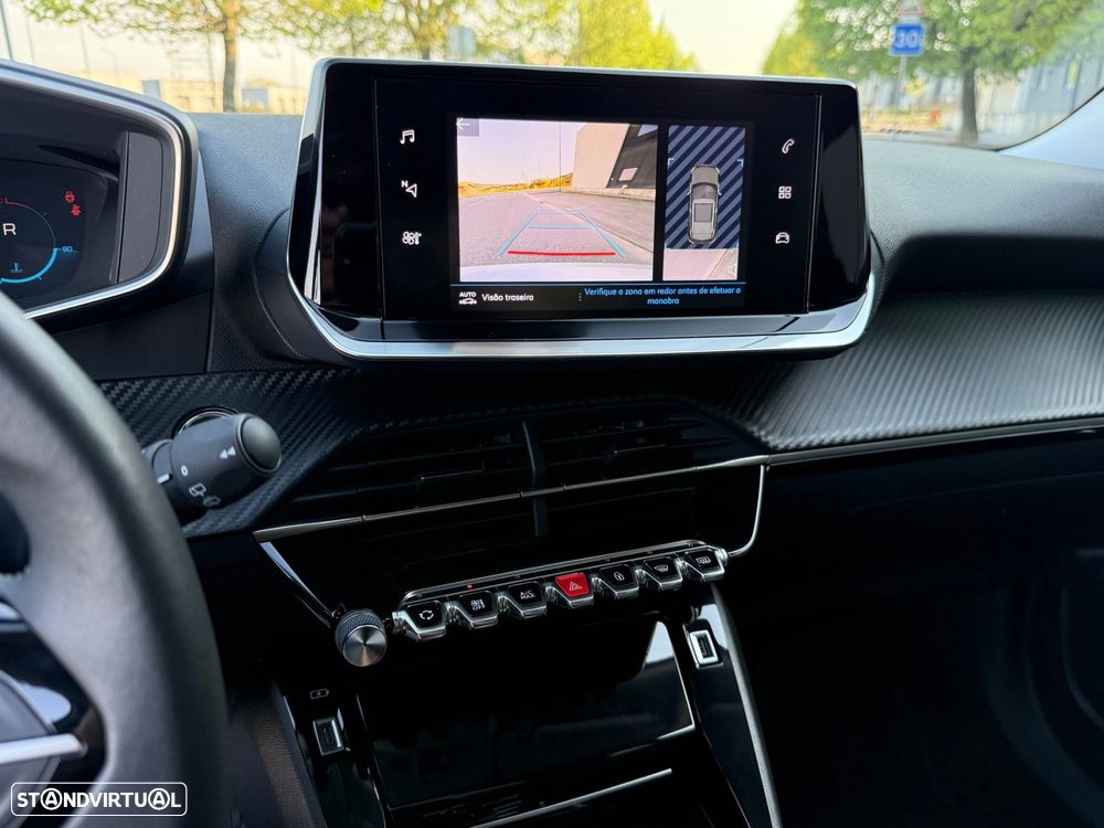 Peugeot 2008 1.2 PureTech Allure Pack EAT8 - 17