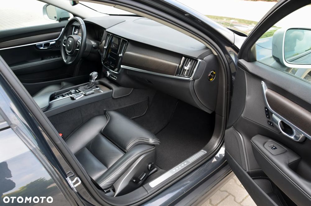 Volvo V90 Cross Country D4 AWD Geartronic Pro - 4