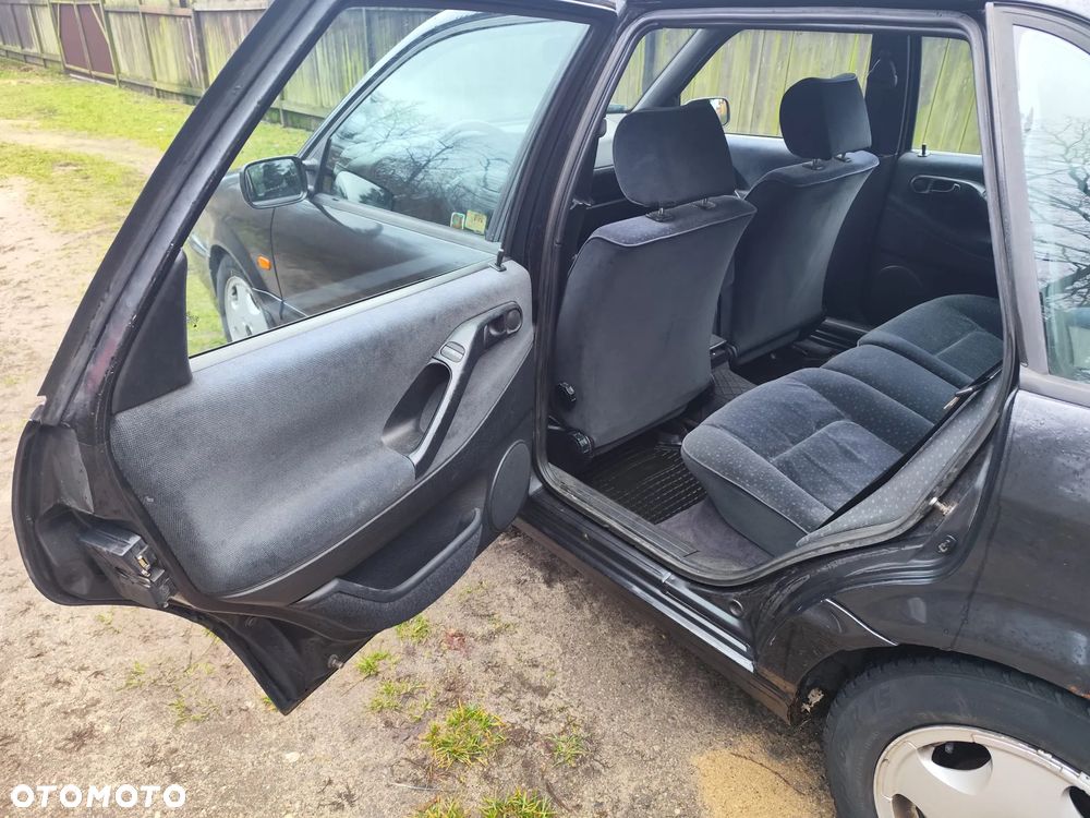 Volkswagen Passat 1.9 TD CL - 6