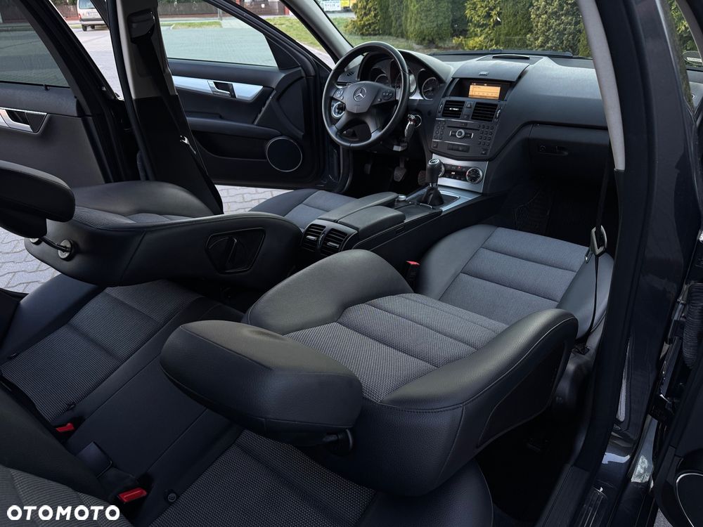 Mercedes-Benz Klasa C 180 BlueEFFICIENCY Avantgarde - 23