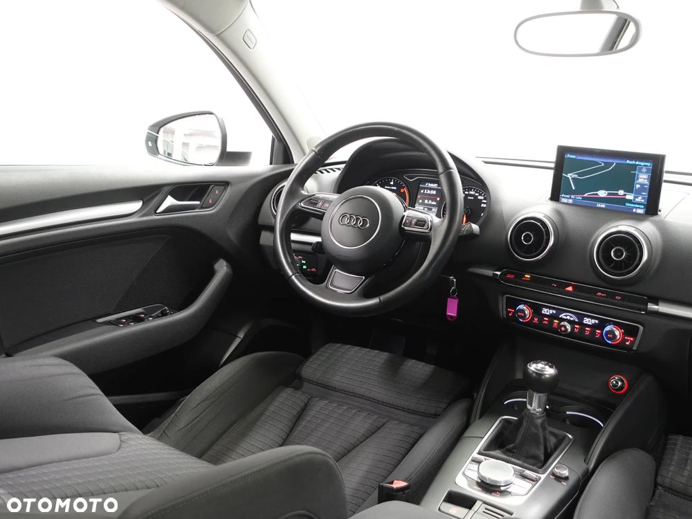 Audi A3 Sportback 2.0 TDI Ambiente - 28