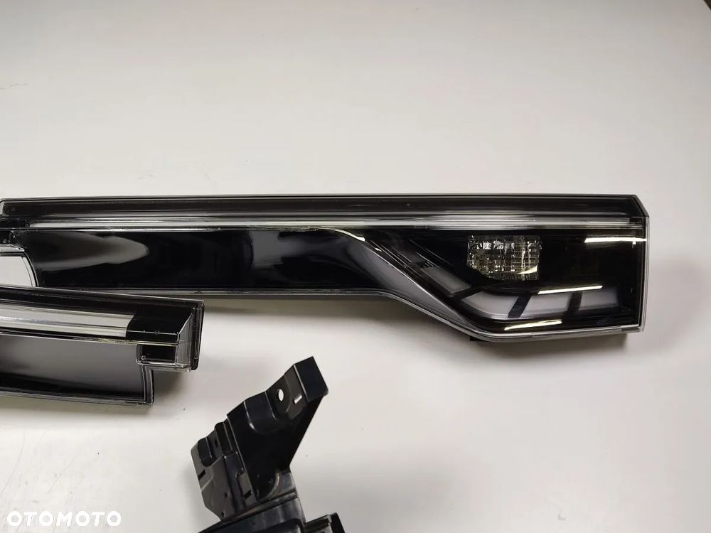 HONDA HR-V od 2021r Lampa Tylna Biała Komplet - 2