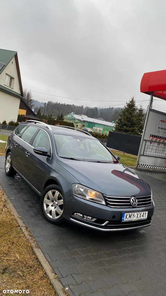 Volkswagen Passat - 1