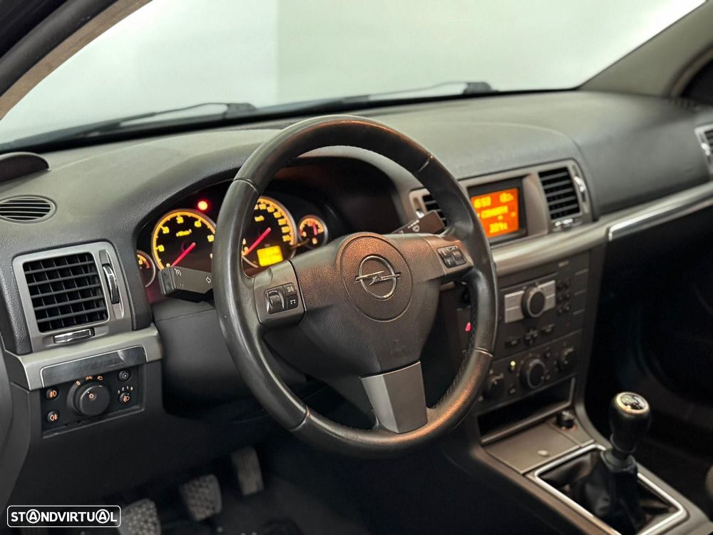 Opel Vectra Caravan 1.9 CDTi Executive - 26