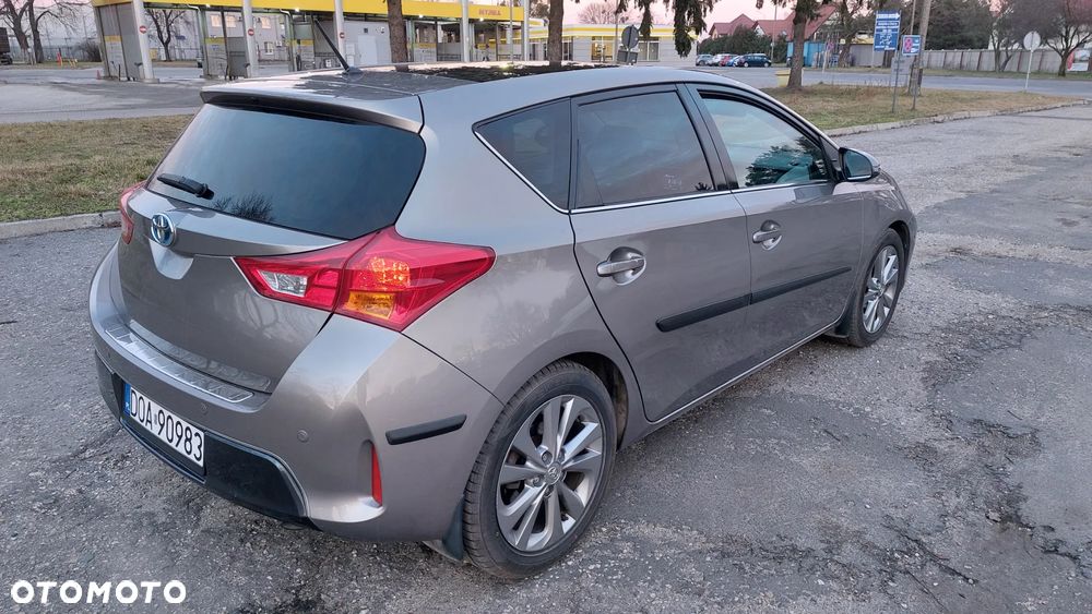 Toyota Auris - 1