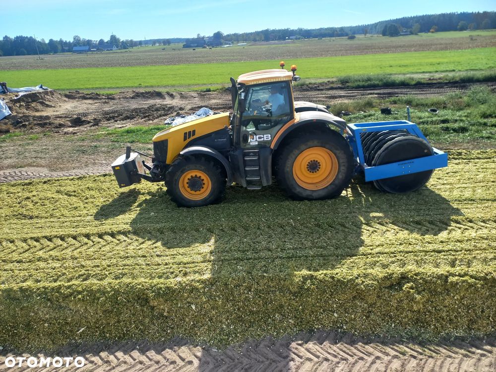 Wał pryzmowy 6 T  do sianokiszonki  , kukurydzy oraz do gniecenie torfowisk - 6