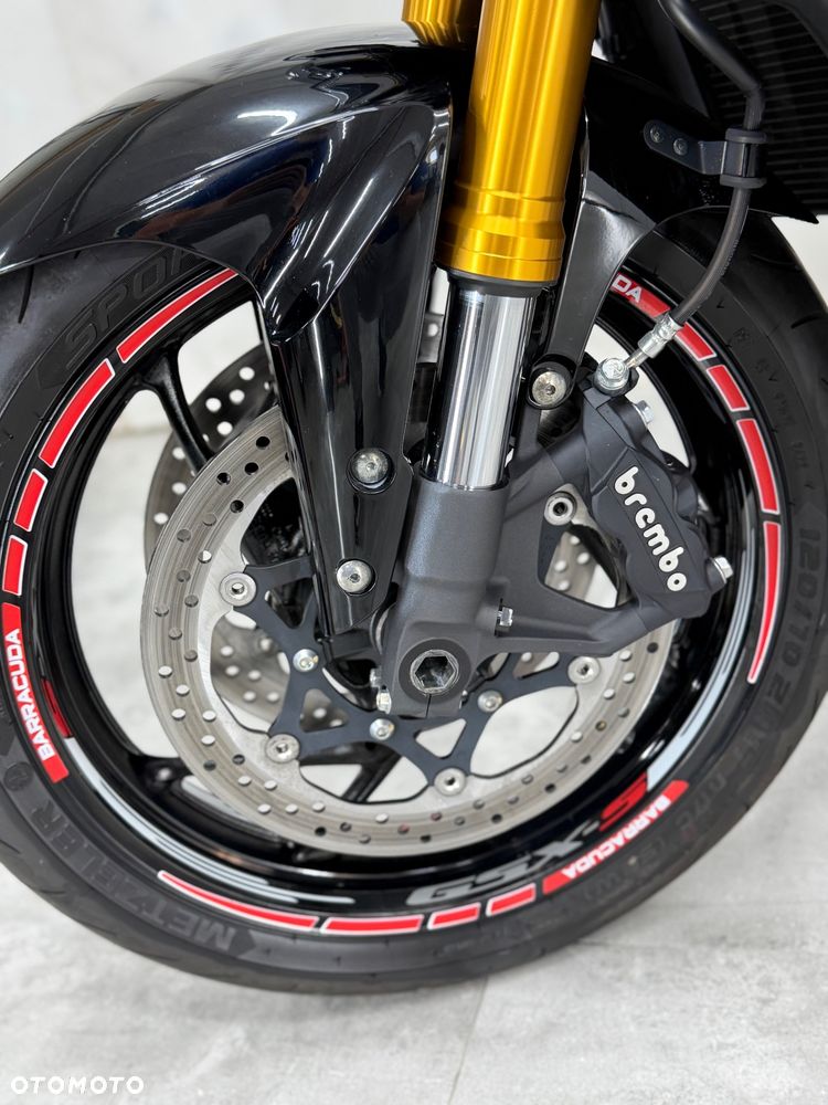 Suzuki GSX 1000 - 18