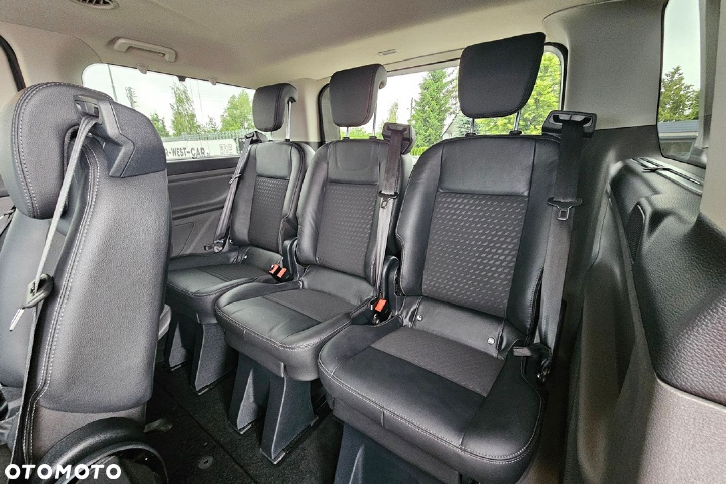 Ford Tourneo Custom - 17