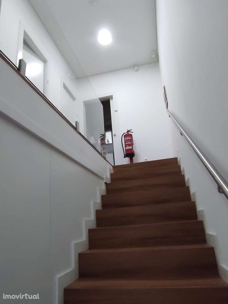 Escritórios / Salas para Arrendar - Grande imagem: 5/7