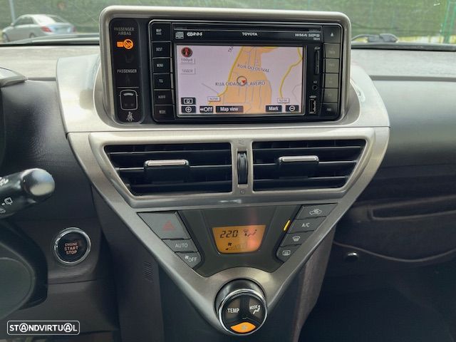 Toyota iQ 1.0 + - 12