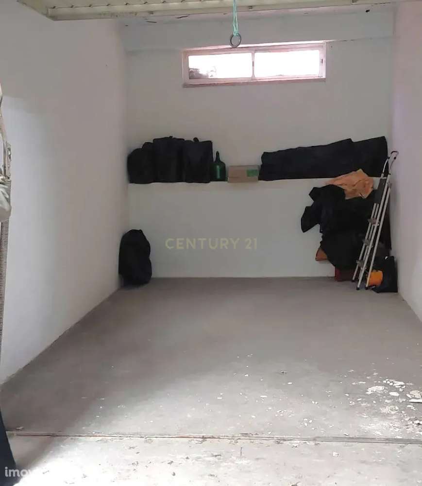 Garagem em zona central, Ericeira - Mafra - Grande imagem: 2/10