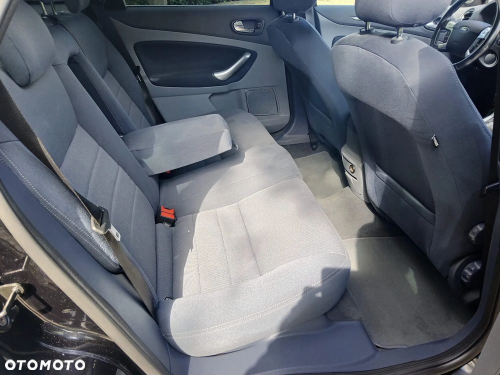 Ford Mondeo - 25
