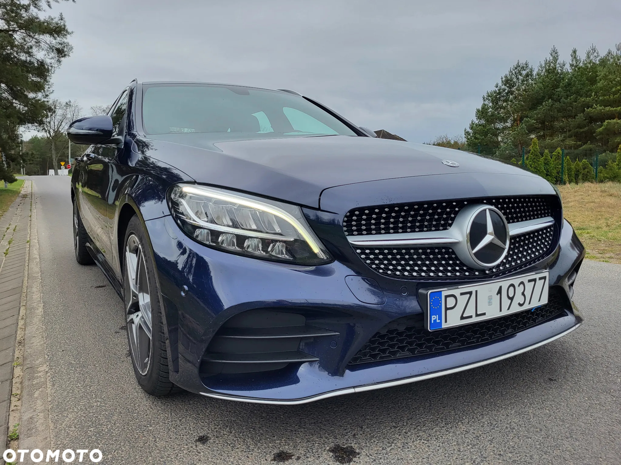 Mercedes-Benz Klasa C 220 d 4Matic 9G-TRONIC AMG Line - 3