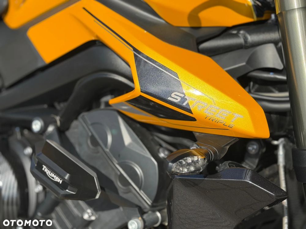 Triumph Street Triple - 3