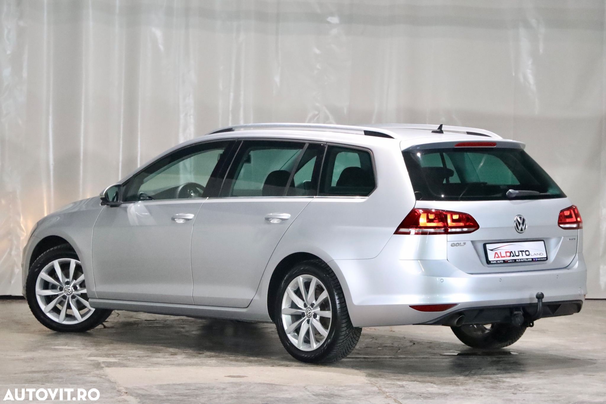 Volkswagen Golf 1.6 BlueTDI DSG Comfortline - 4