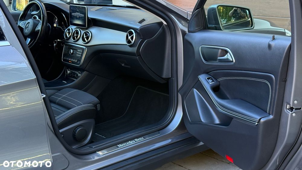 Mercedes-Benz GLA - 8
