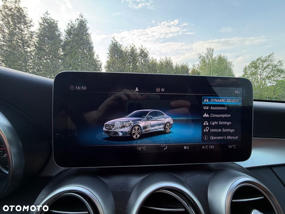 Mercedes-Benz Klasa C 300 9G-TRONIC AMG Line - 17