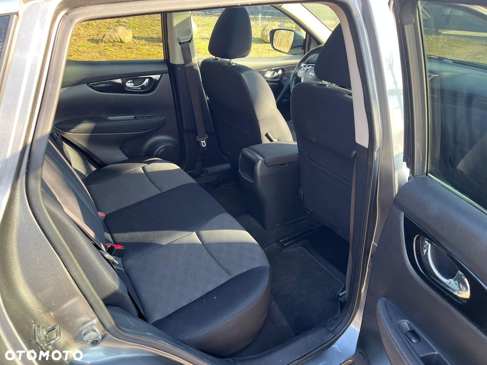 Nissan Qashqai 1.6 DCi N-Connecta - 9