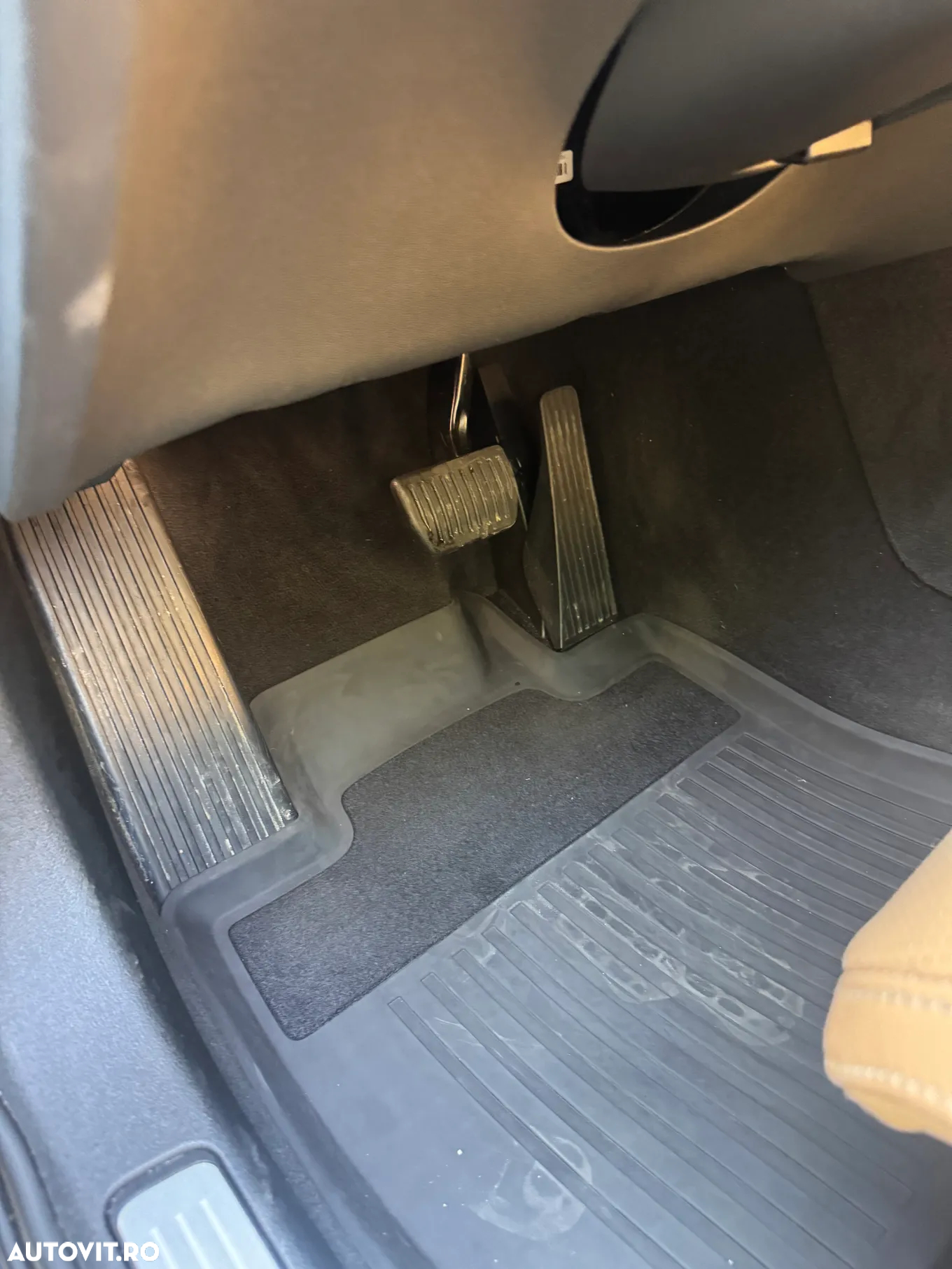 Volvo V60 B4 MHEV AT8 FWD Momentum Pro - 10