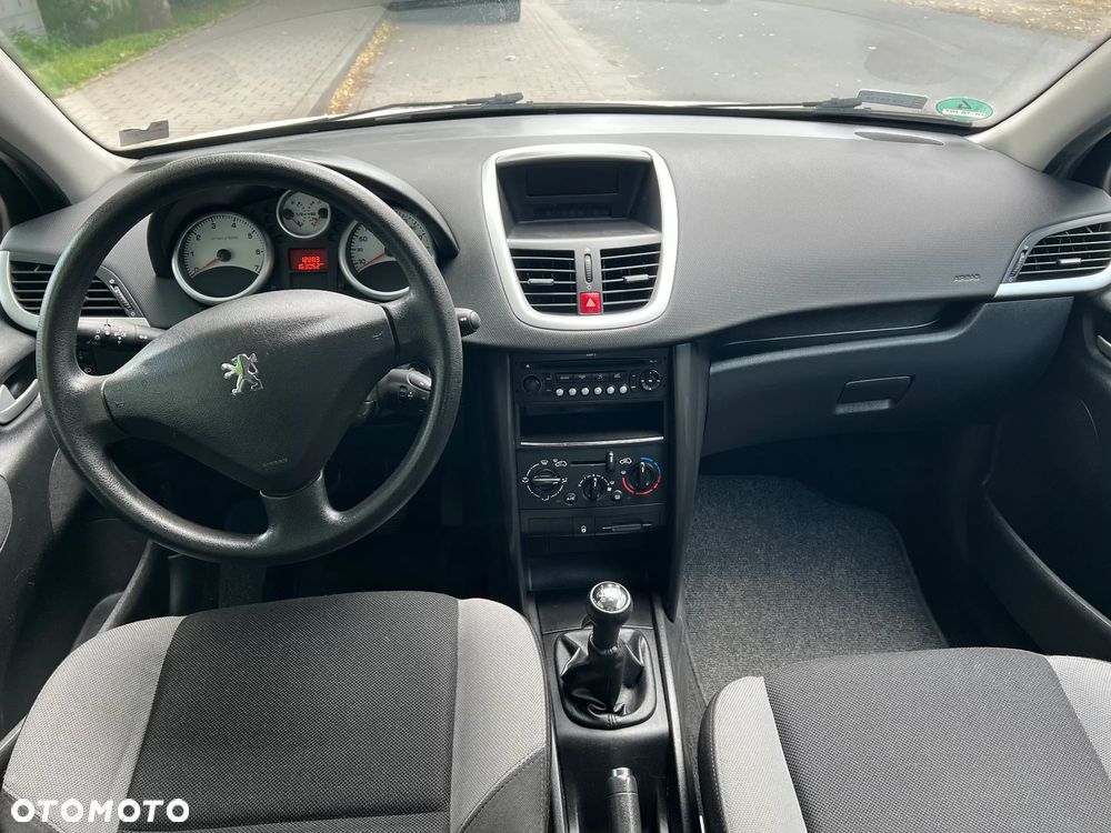 Peugeot 207 - 6