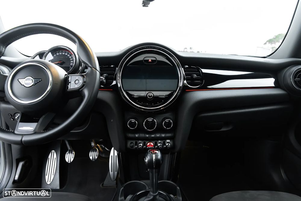 MINI 3 Portas John Cooper Works - 32