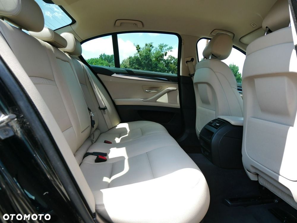 BMW Seria 5 520d xDrive - 25