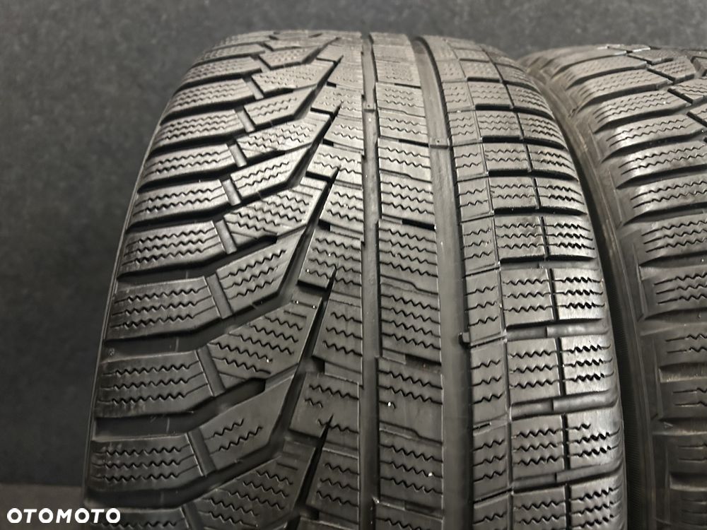 Opony zimowe Hankook WinterIcept EVO 2 245/45/18 100V XL 2szt. - 2