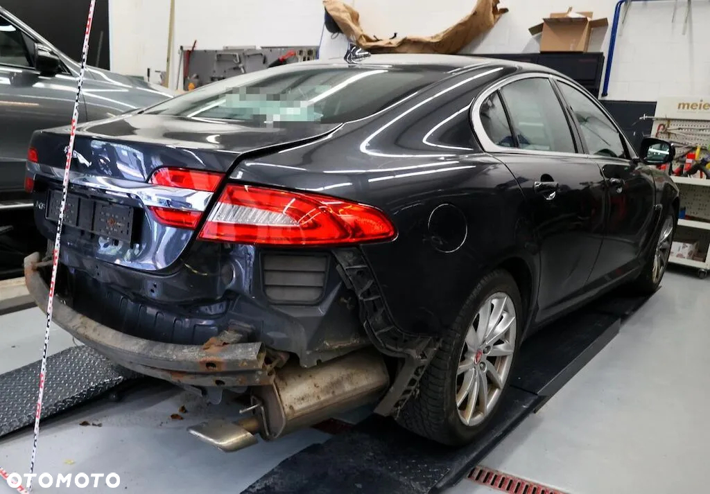 Jaguar XF 2.2 D Luxury - 3
