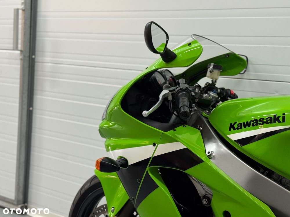 Kawasaki ZXR - 23