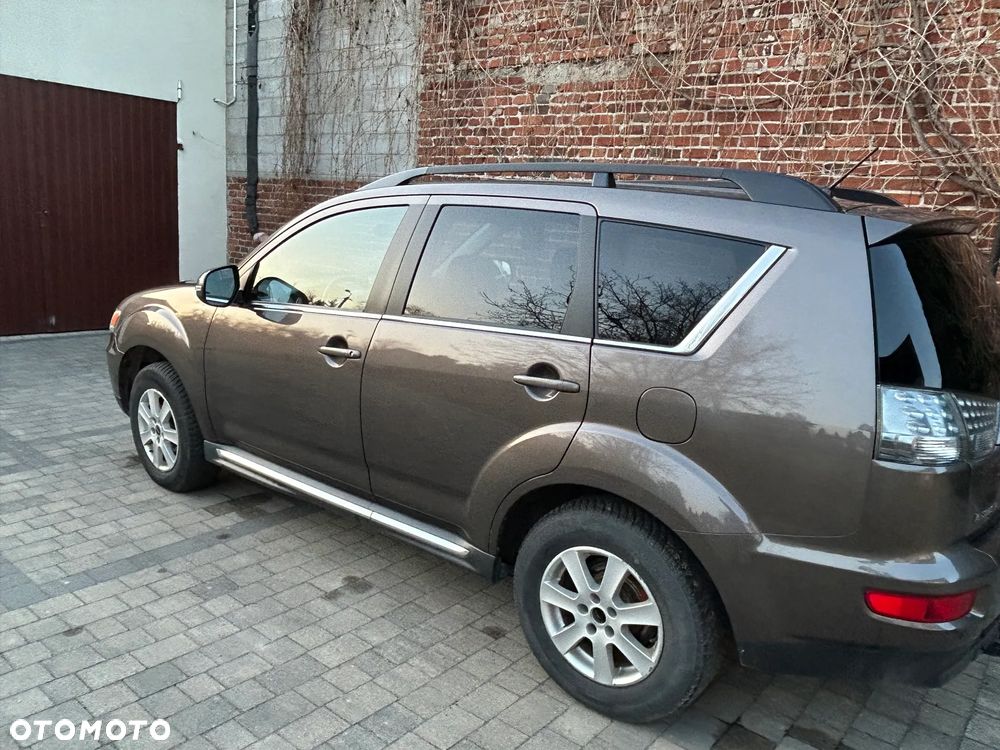 Mitsubishi Outlander 2.0 2WD Invite - 1