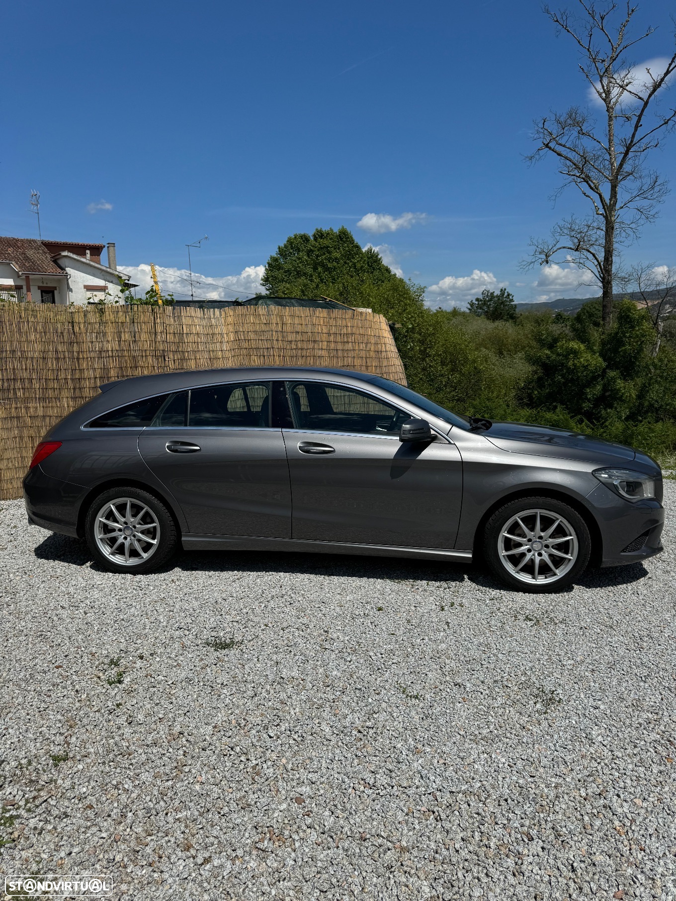 Mercedes-Benz CLA 220 Shooting Brake (CDI) d 7G-DCT Urban - 3