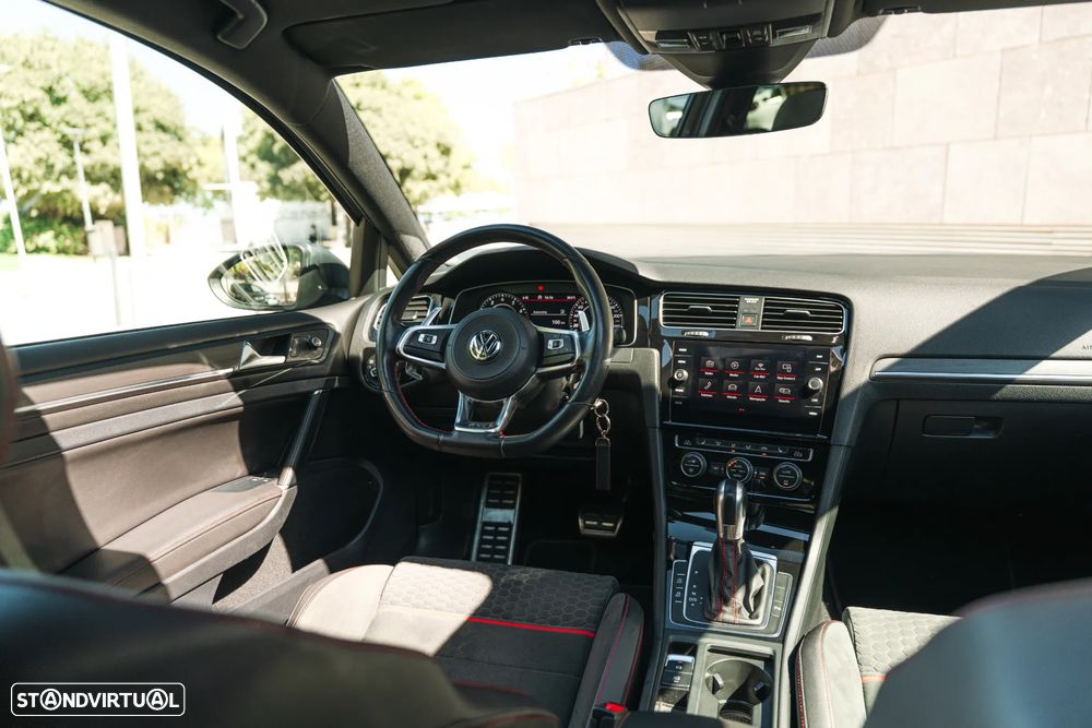 VW Golf GTI 2.0 TSI OPF DSG Performance - 24