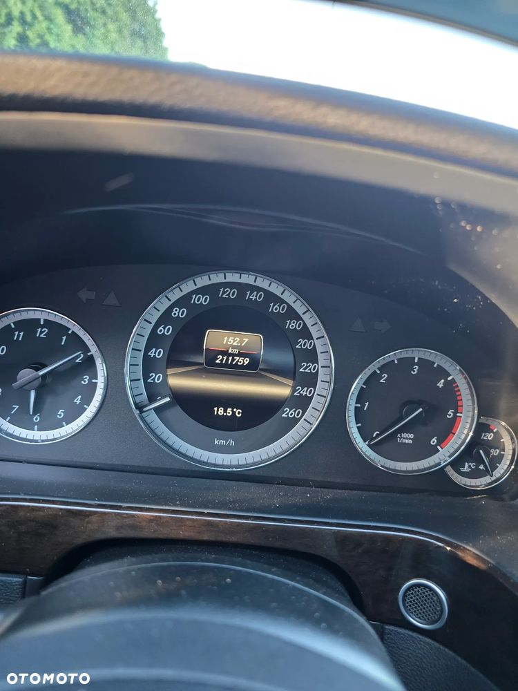 Mercedes-Benz Klasa E 220 CDI BlueEff - 10