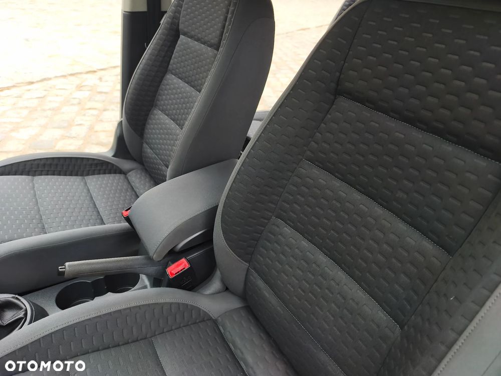 Volkswagen Touran - 18